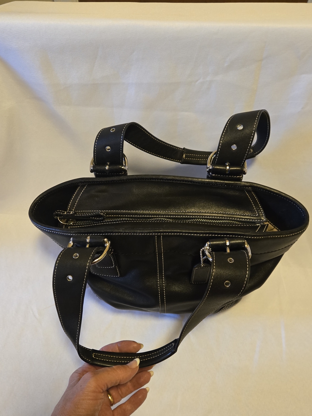 Coach Soho Black Leather Shoulder Buckle Bag. Style 9544 Great Leather Condition - Picture 3 of 16